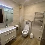 Luxury In Center 1 *