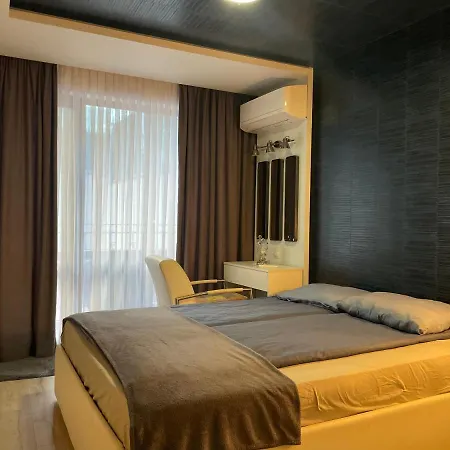 Luxury In Center 1